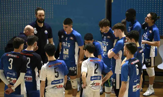 Dinamo dai due volti: passa Macerata 1-3