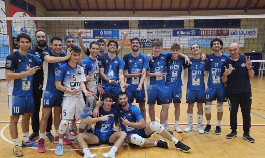 Cuore e sacrificio: la Dinamo resta in vetta!