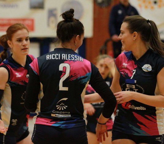 Vittoria 3-1 sulla VAMB, a metà campionato è secondo posto