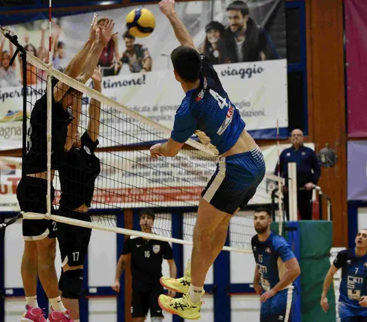 Prima caduta per la Dinamo: passa Riccione, è 3-1!