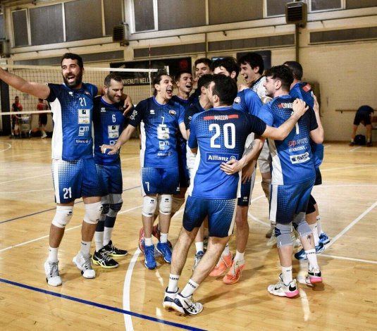 ROMAGNABANCA esplode la gioia ….è di nuovo SERIE B!
