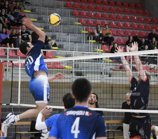 Con Bologna è dura, la RomagnaBanca esulta solo al Tie-Break: 3-2!