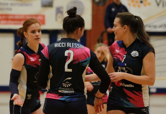 Vittoria 3-1 sulla VAMB, a metà campionato è secondo posto