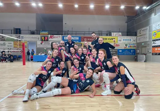 Gut da capogiro, Athena al tappeto al tie-break