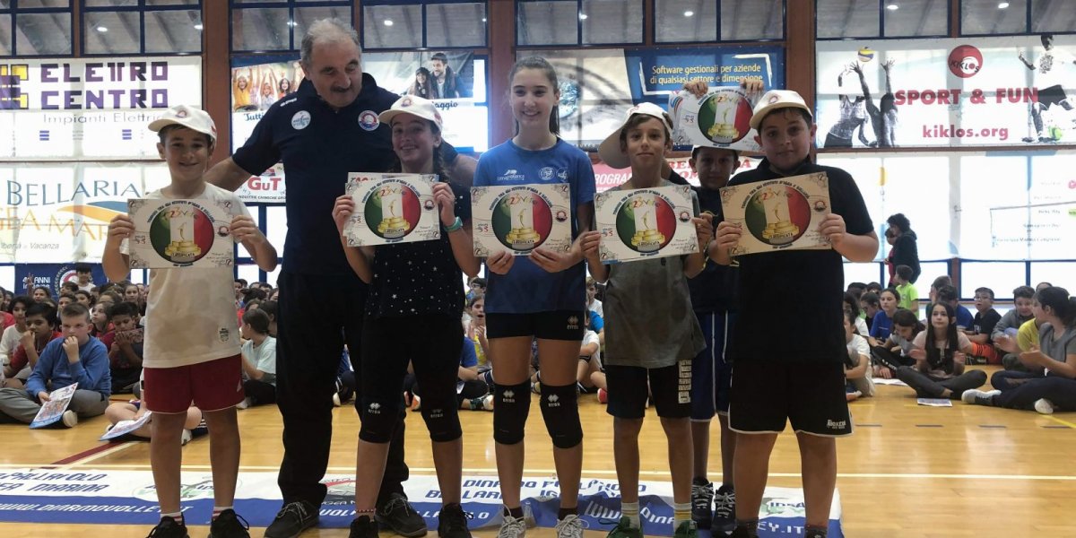 Grande Partecipazione e tanto entusiasmo nella 13° edizione di 1,2,3, VOLLEY (Progetto Scuola & Volley) Grande Partecipazione e tanto entusiasmo nella 13° edizione di 1,2,3, VOLLEY (Progetto Scuola & Volley)