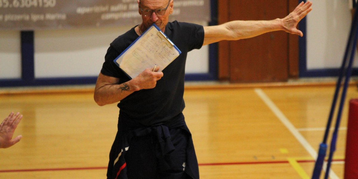 "PEDRO" SALUTA LA DINAMO BELLARIA "PEDRO" SALUTA LA DINAMO BELLARIA